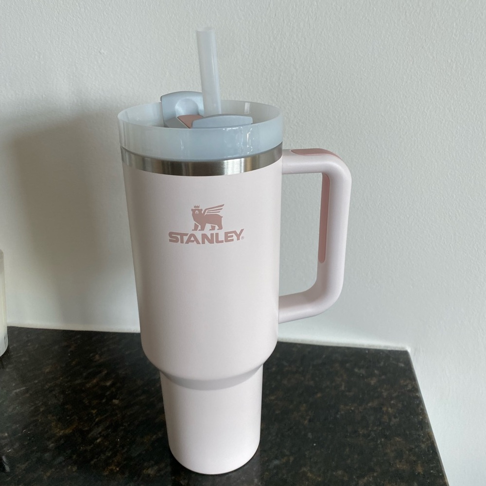 Stanley The Quencher H2.0 FlowState™ Tumbler | 40 OZ | Brand New | Never Used